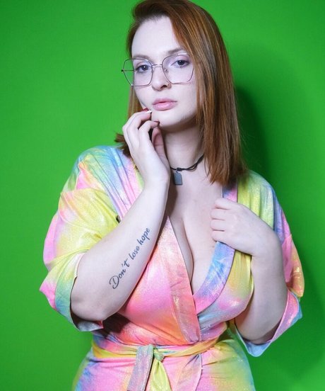 Hilary Ilariaa pretty pornstar photos