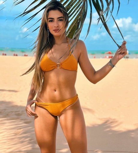 Julia Puzzuoli model pornographic picture