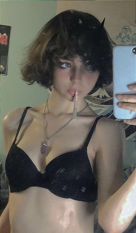 Little Pet nudes pornstar picture