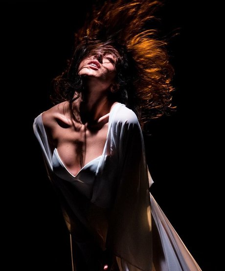 Asli Sevi model naked images