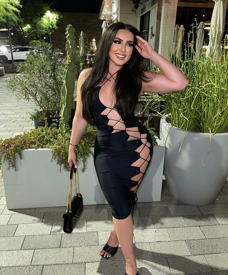 Mamiii naked star pictures