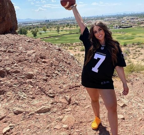 Mamiii hot star archive