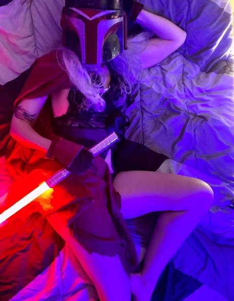 blondiedoes naked actress images