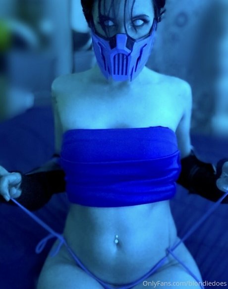 blondiedoes nude pornstar pic