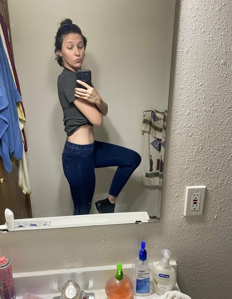 blondiedoes erotic model photos