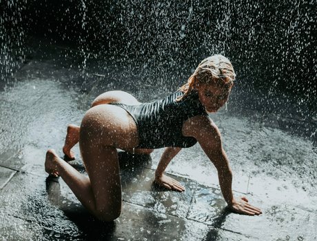 hard onlyfans erotic images