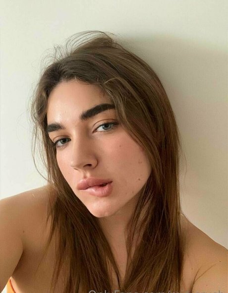 raketaraketa1998 model nude image