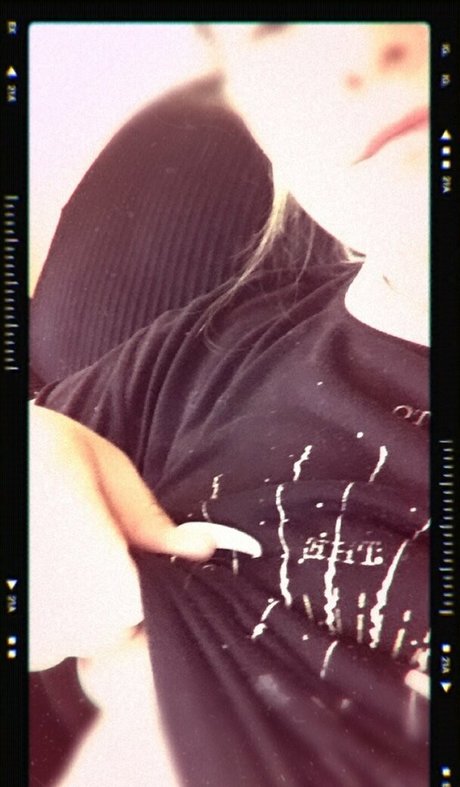 katiiemae hot model images