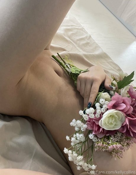 kellycollins model top pics