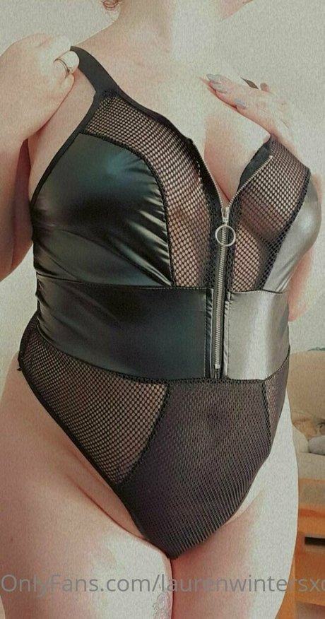 dominalauren model image