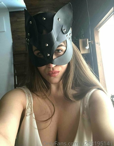 bustyyyyy pornstar naked image