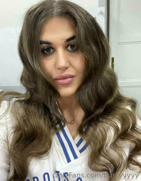 bustyyyyy best actress photos