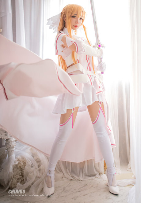 Chihiro_ erotic actress photos