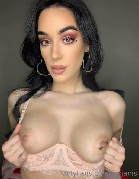 foxjanis exclusive star pic