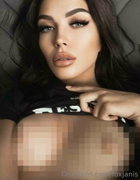 foxjanis pretty model photo