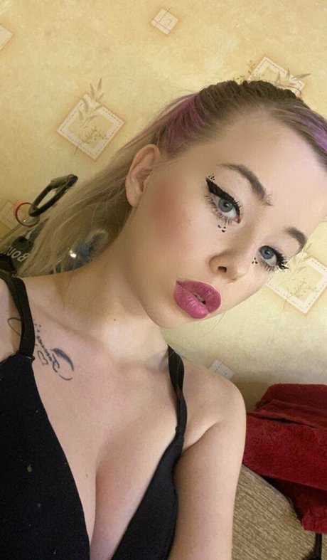 hot blonda art model picture