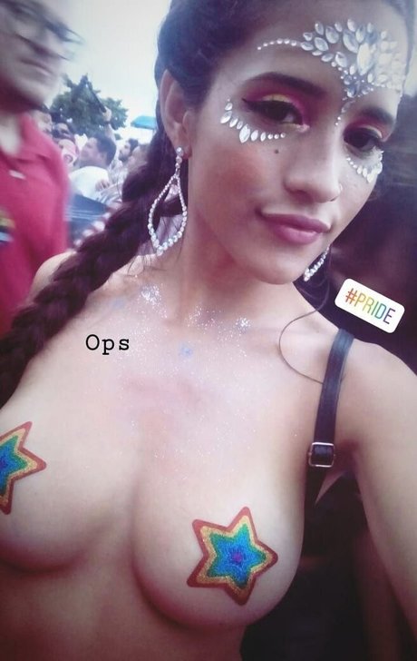 Lari Cogumelos exclusive model pictures