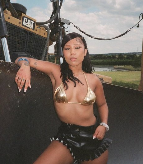 Sukibaby model pornographic photo