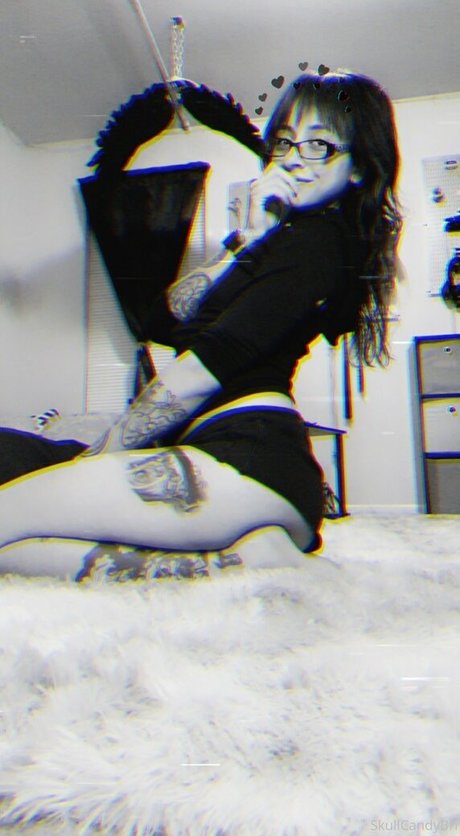 skullcandybri model erotic picture