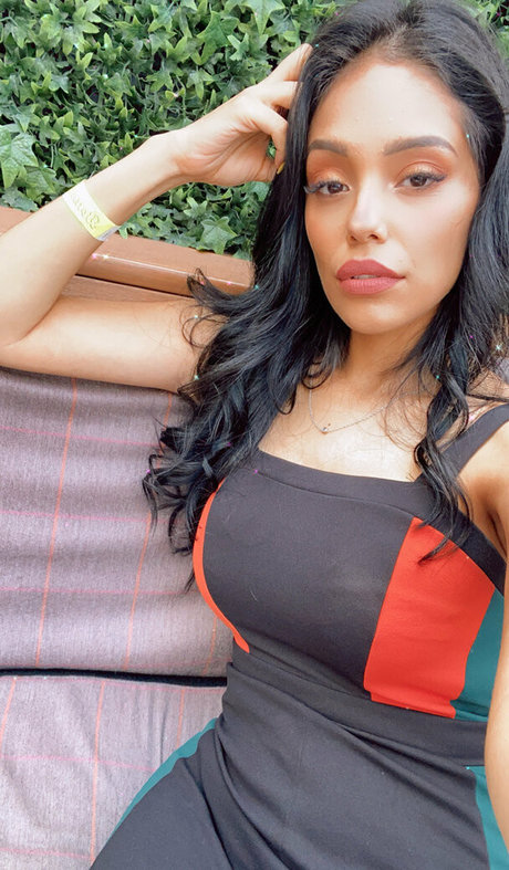 nina morelo star exclusive pictures