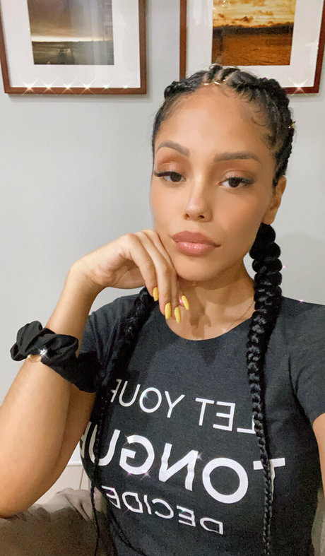 nina morelo sexy star image