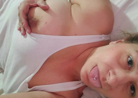 lovelyloreann sexy actress pic