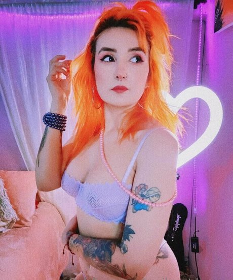 aprilswetdreams exclusive star picture