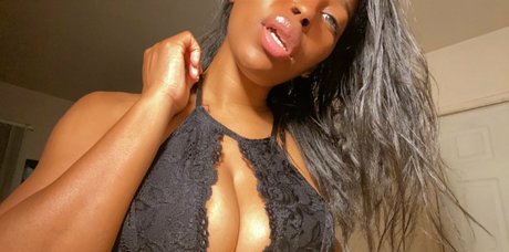 shacrisiaa hot actress pic