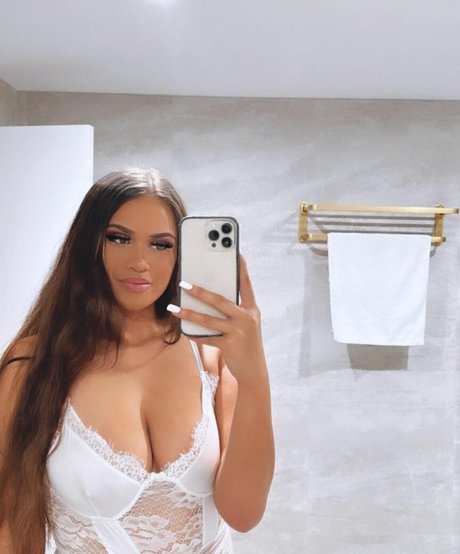 alverahoney naked star pics