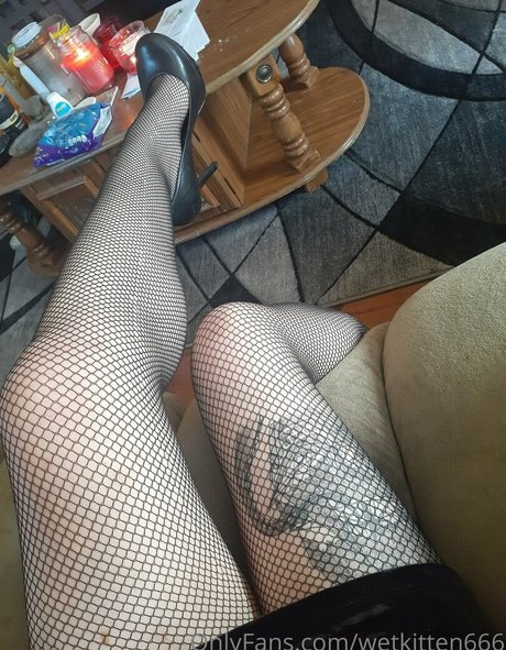 wetkitten666 naked pornstar pic