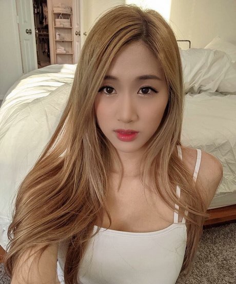 Yougelly nudes star images