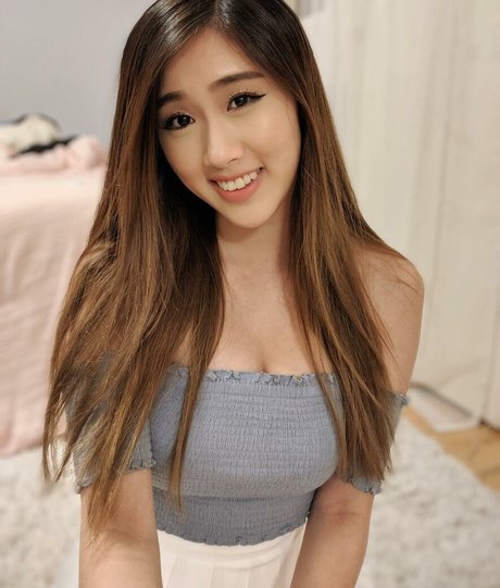 Yougelly nude star images