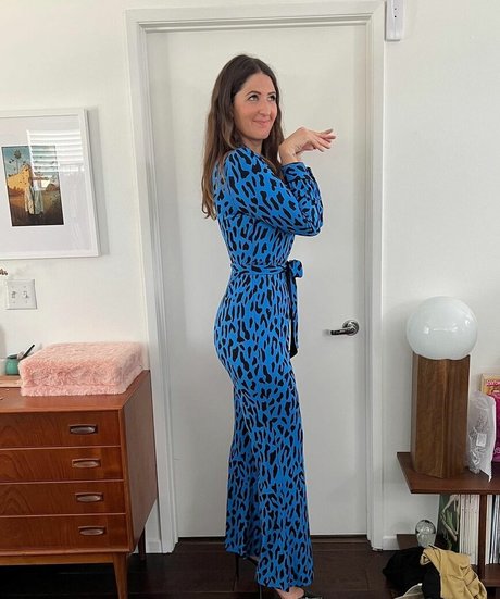 D Arcy Carden model adult images