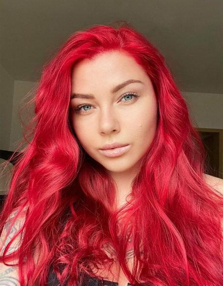 satelina nude pornstar picture