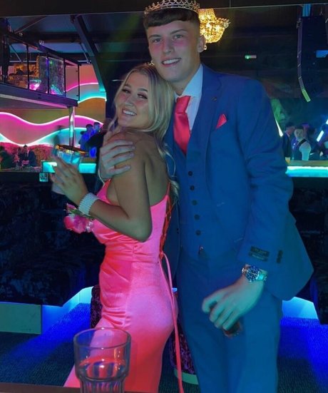 Laura Brophy hot actress galleries