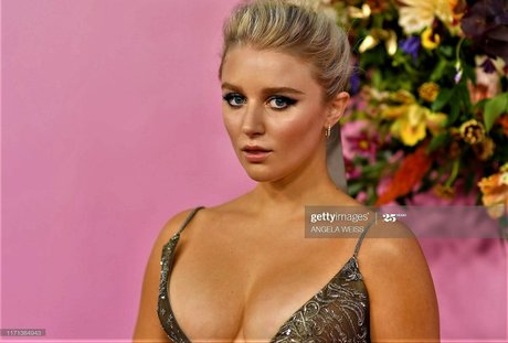 Julia Schlaepfer pornstar hd galleries