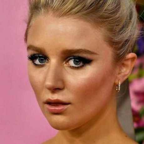 Julia Schlaepfer perfect model photo