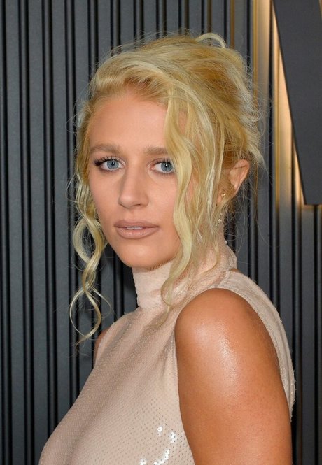 Julia Schlaepfer model xxx galleries