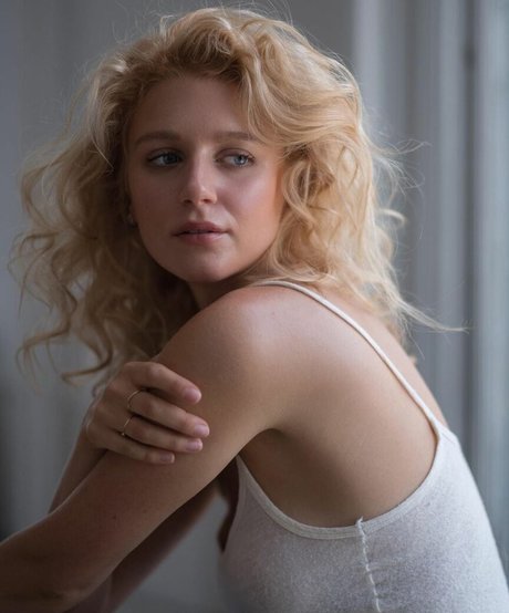 Julia Schlaepfer sex pornstar pictures