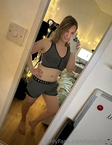 ladysharp model sexy img