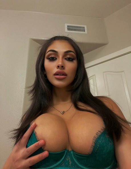 Parker Abbott nude pornstar galleries