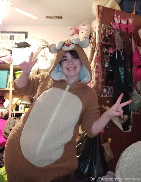 galaximoss naked actress pic