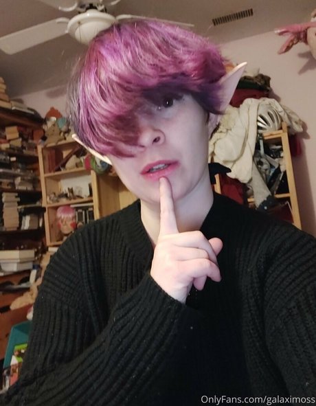 galaximoss model naked images