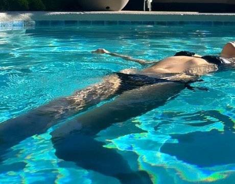 NoHaileeNo erotic model picture