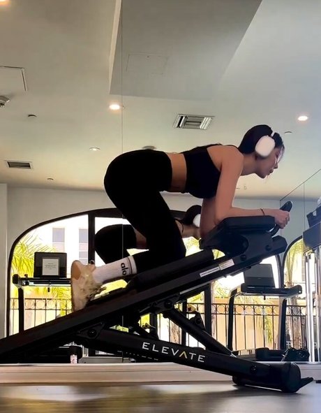 NoHaileeNo model nude pic