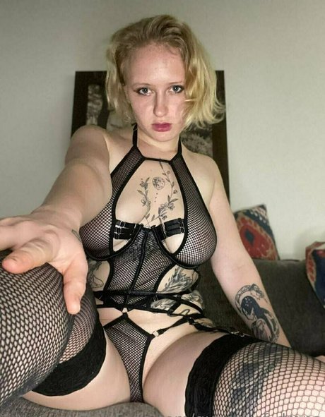 yui tyan hot star image