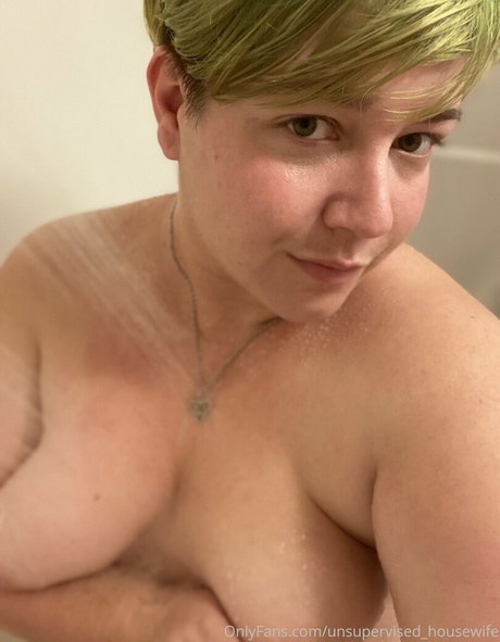 unsupervised housewife star nudes images