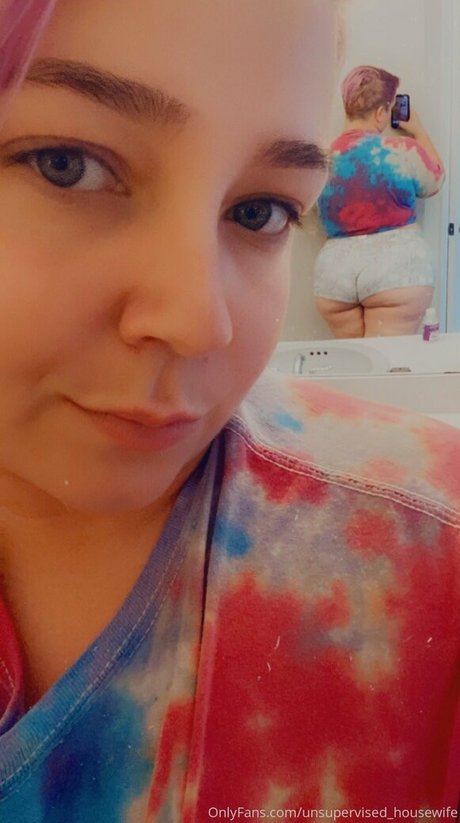 unsupervised housewife sex model picture