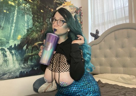 Mim Turner high quality star images