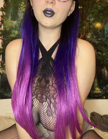 Mim Turner model art galleries